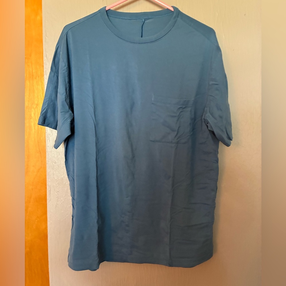Lululemon Fundamental Pocket T Sz L. Relaxed Fit (tag removed)